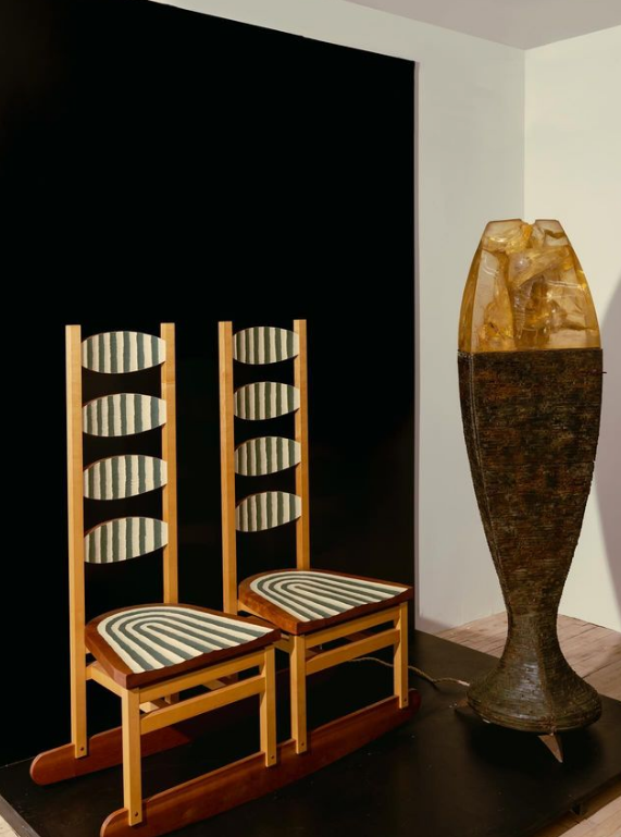 Innovación y Estilo Muebles Artísticos de 1980 a la Actualidad